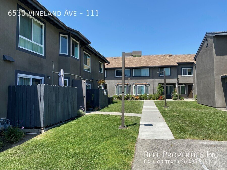 Spacious 4x2.5 Townhouse with Washer and Dryer Hookups property image