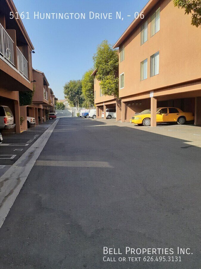 Huntington Ridge property image