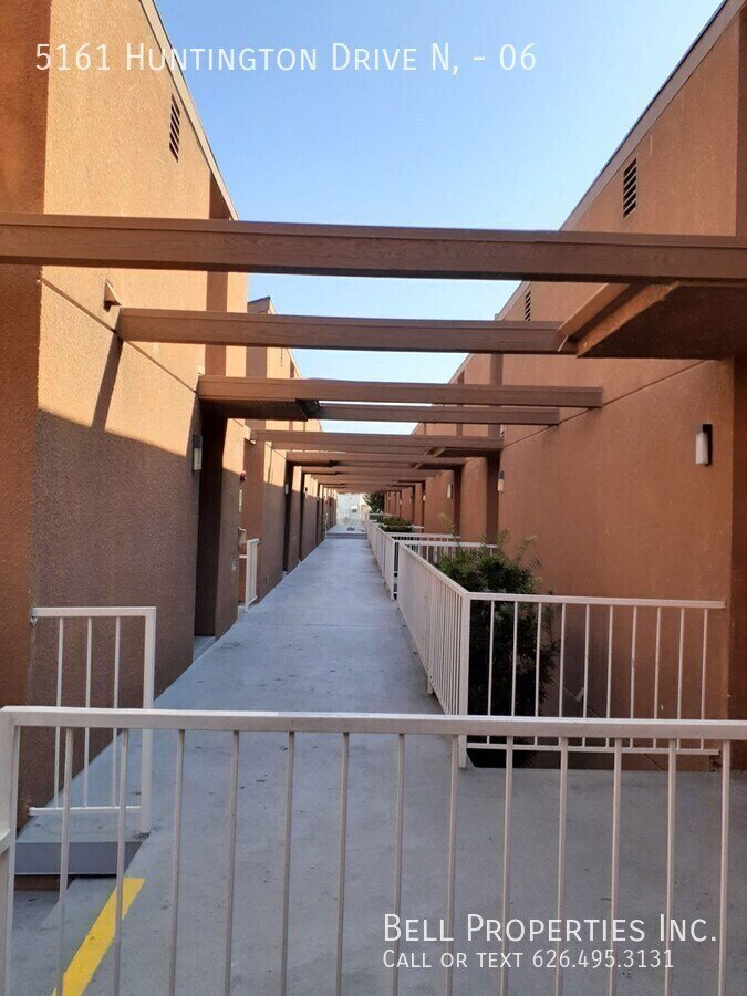 Huntington Ridge property image